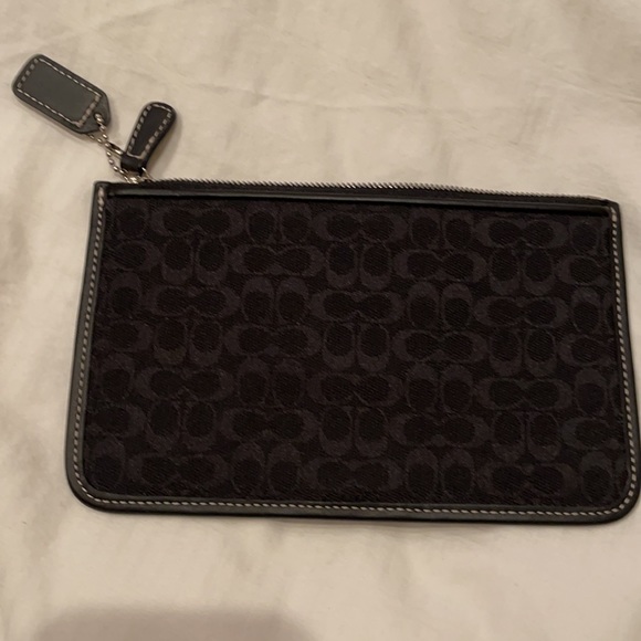 Coach wristlet - Picture 2 of 6